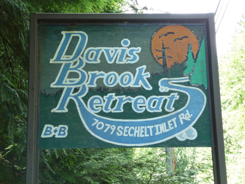 Davis Brook Retreat Acomodação com café da manhã Sechelt Exterior foto