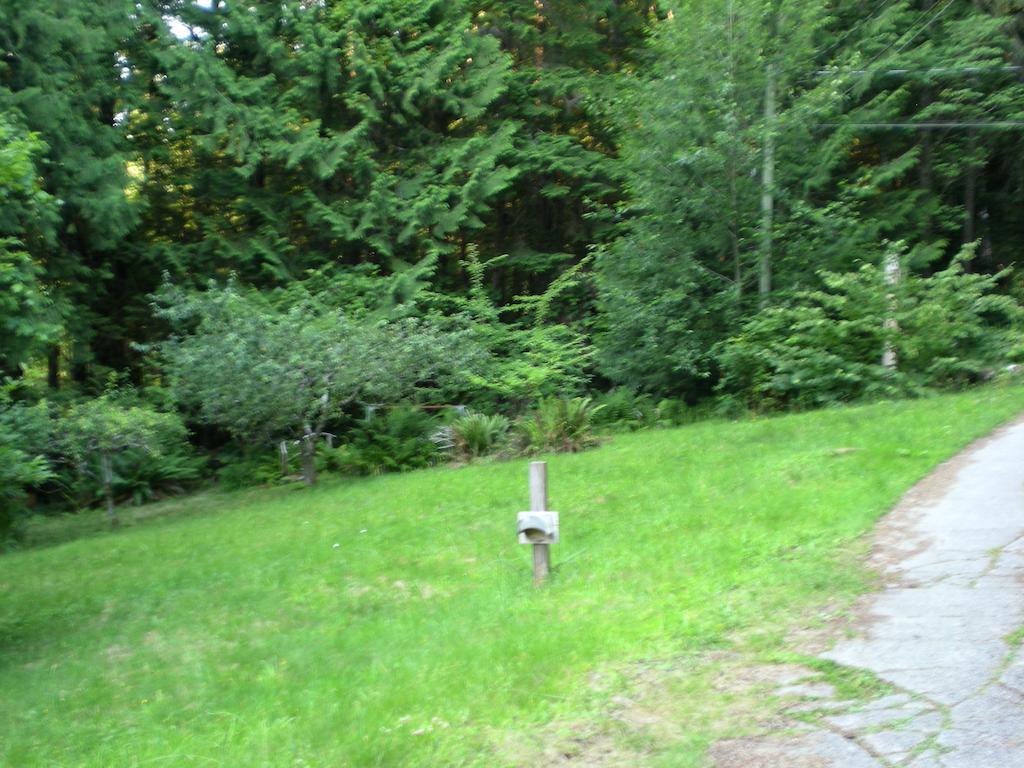 Davis Brook Retreat Acomodação com café da manhã Sechelt Exterior foto